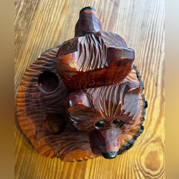 ๐ป ๐ป 2 BEARS CARVING SCULPTURE Handmade Chainsaw Napkin, Salt & Pepper Holder! - Picture 7 of 8